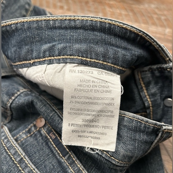 Lee jeans, size 8 petite, straight leg - Picture 4 of 5